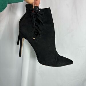 ALDO Tuxedo black lace up ankle bootie size 8